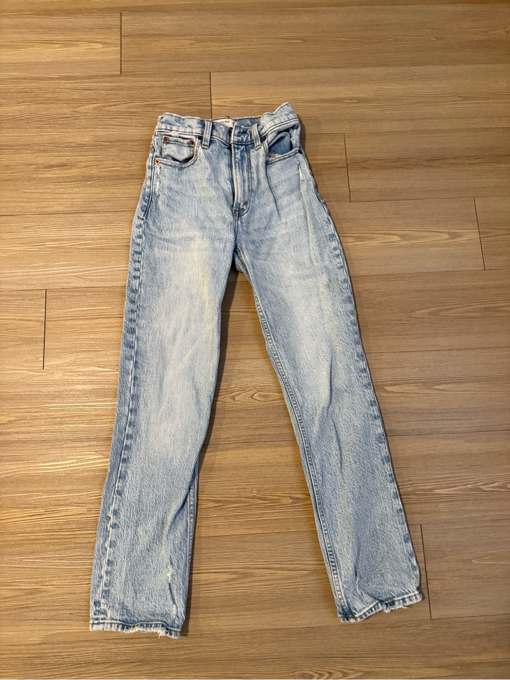 Abercrombie Light Wash 90s straight ultra high rise Jean